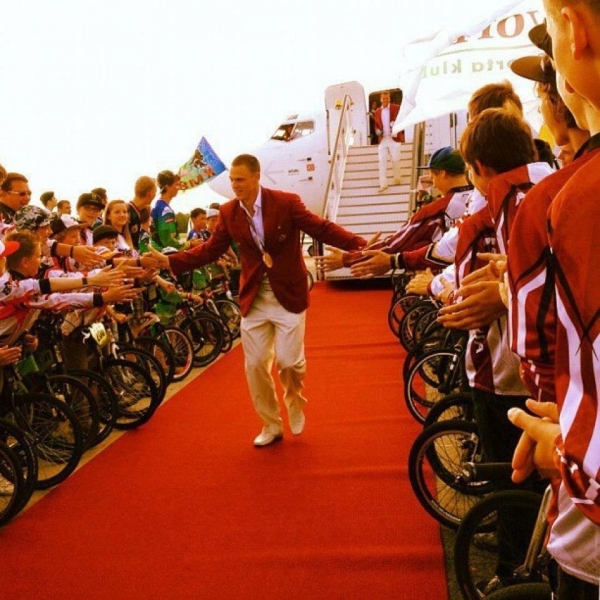 Maris Strombergs hazaérkezett