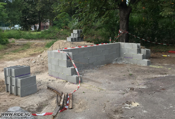 Dunaújváros új betonpálya - elkezdődött az építkezés